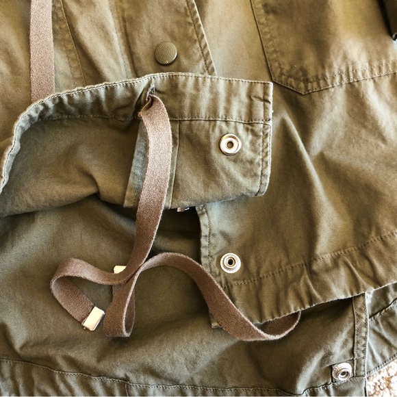 Piperlime Lightweight Hooded Jacket - Picture 5 of 11